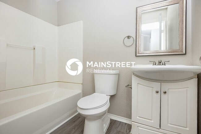 Building Photo - 4 Bedroom Pet-Friendly Home in Dallas, TX with Main Street Renewal
