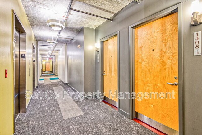 Building Photo - 1926 W Burnside St