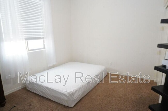 Building Photo - 2981 E Nighthawk Wy