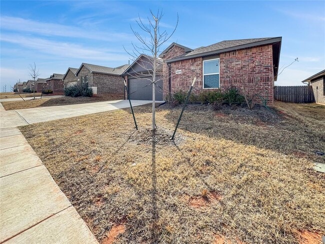 Building Photo - 10512 SW 41st St