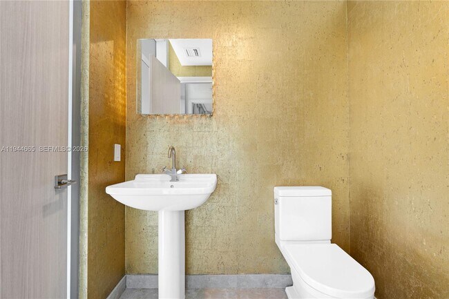 Building Photo - 3737 Collins Ave