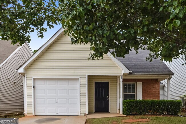 Primary Photo - 135 Lakeside Cir
