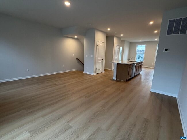 Building Photo - 5992 Cling Ln