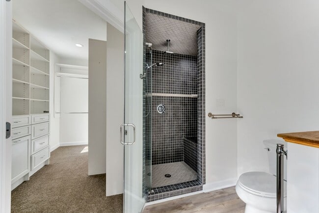 Building Photo - Beautiful Coastal Home for Rent – Ocean View / 17th Bay, Norfolk