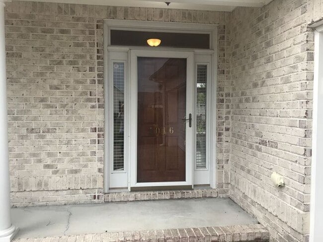 Building Photo - Leland “Waterford of the Carolina’s”  Brick one level, 2 car garage, fenced yard, high end, popul...