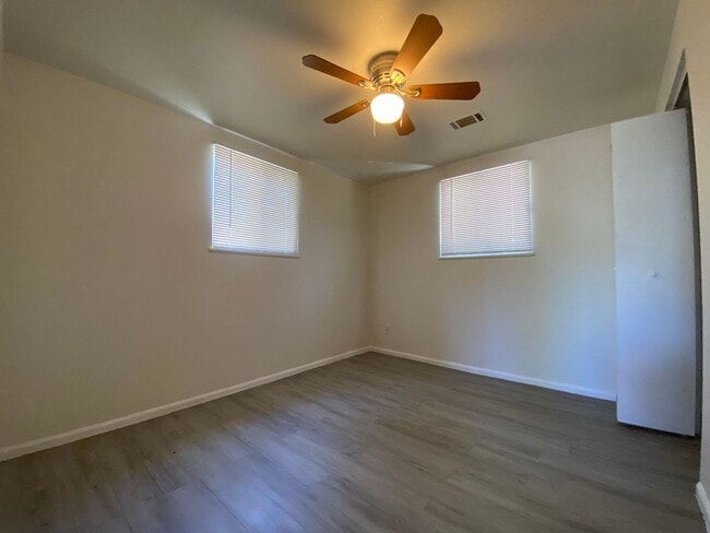 Building Photo - 2107 3rd Ave