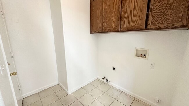 Building Photo - $2,795 Teague & Chestnut, 4 Bedroom Home -...