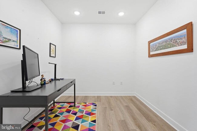 Building Photo - 21950 Garganey Ter