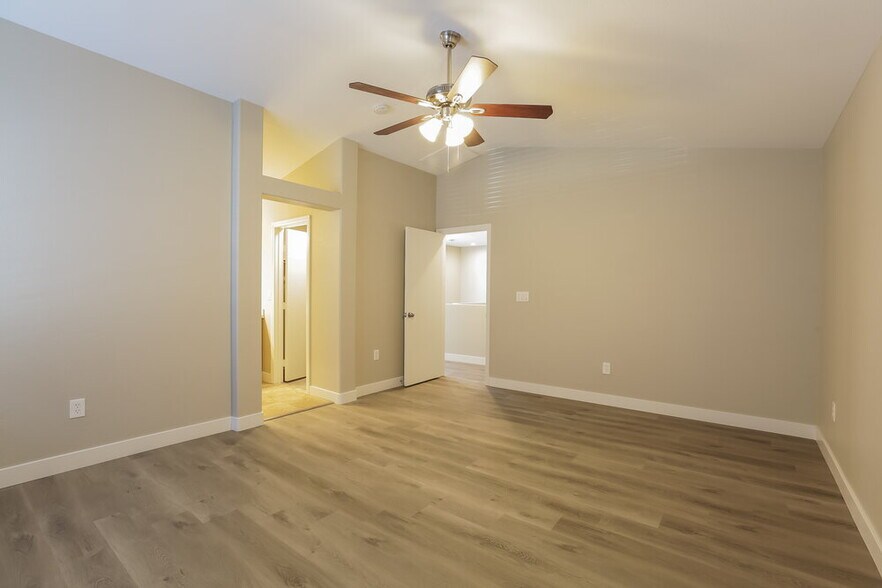Building Photo - 5291 Railroad River Ave