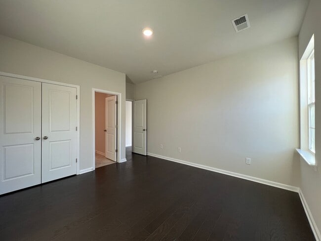 Building Photo - 5bd 4.5bath like brand new SFH in Palisades