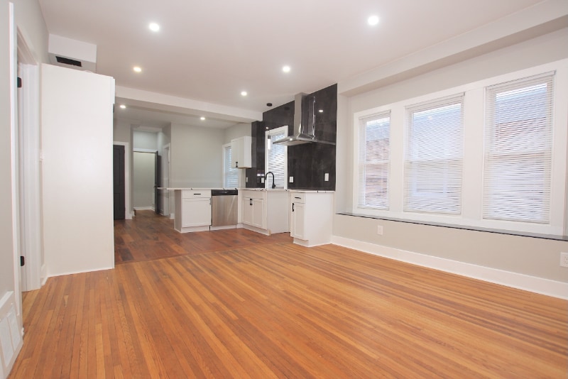 Building Photo - 5016 Seminole St