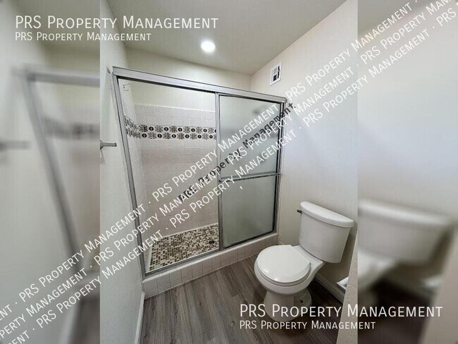 Building Photo - 711 N Oracle Cir