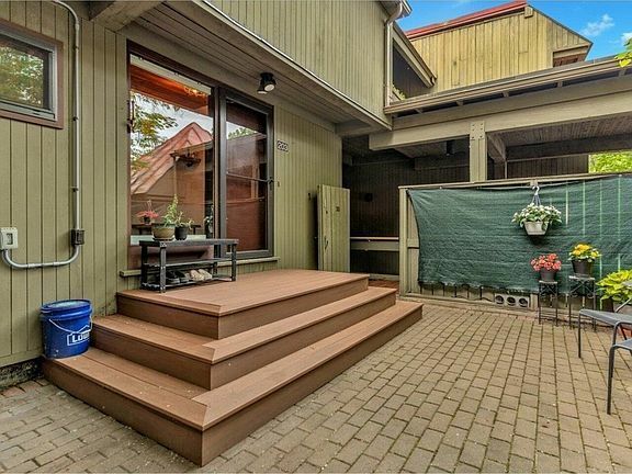 Building Photo - 122 Redrock Dr