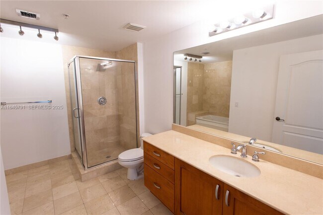 Building Photo - 20 Calabria Ave