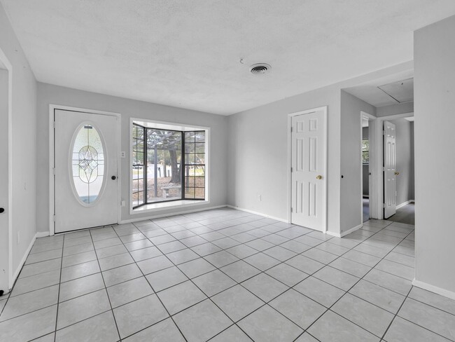 Primary Photo - 113 Robinwood Dr SW