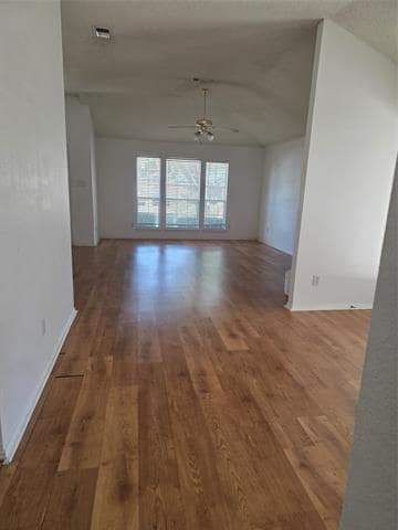 Building Photo - 1148 Lake Bluff Dr