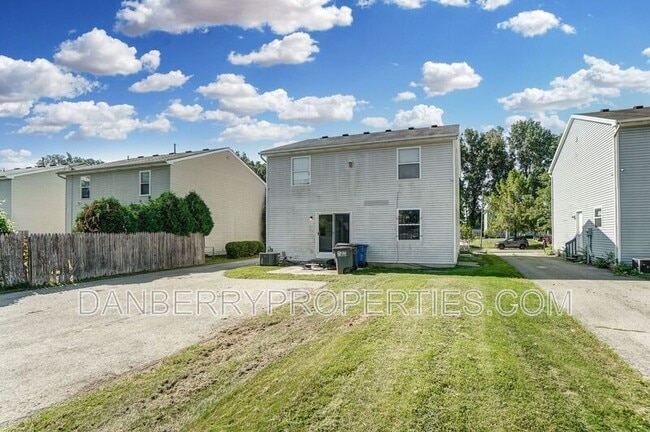 Building Photo - 3660 Willow Run Dr