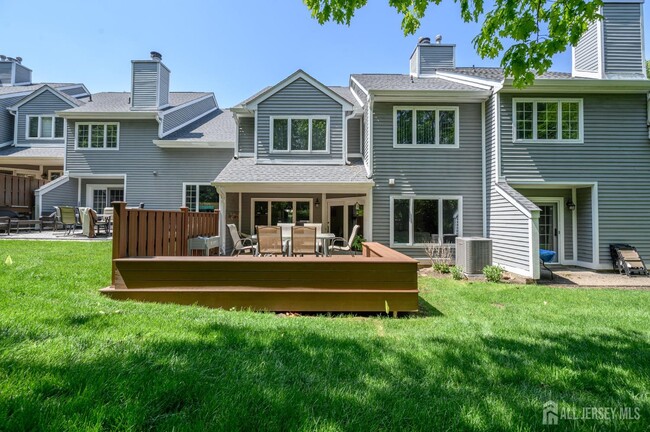 Building Photo - 84 Ridge Dr