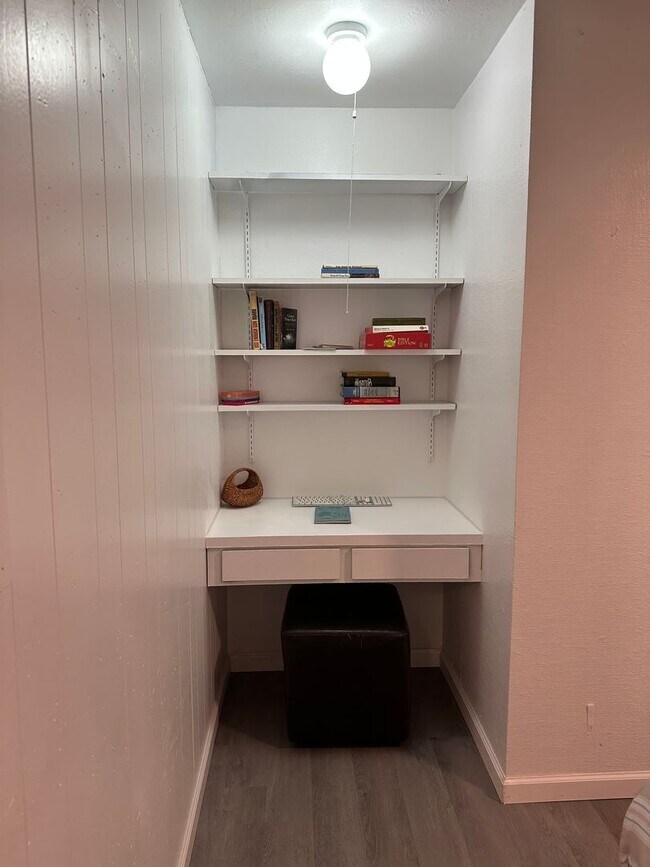 Building Photo - 521 N St