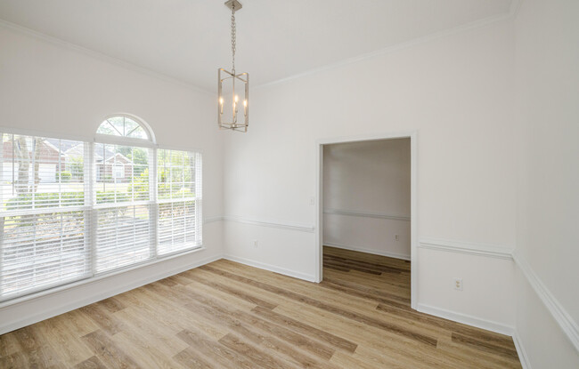 Building Photo - 245 Farmington Dr
