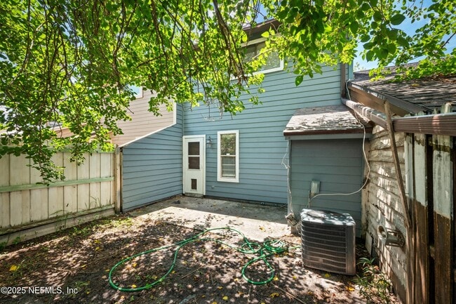 Building Photo - 11259 Shady Glen Dr