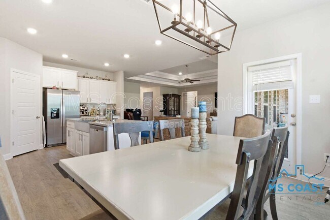 Building Photo - 5159 Fairbury Way