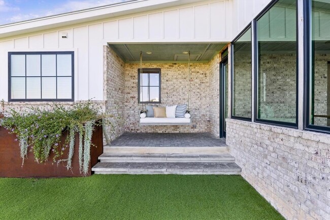 Building Photo - 5000 Creek Meadow