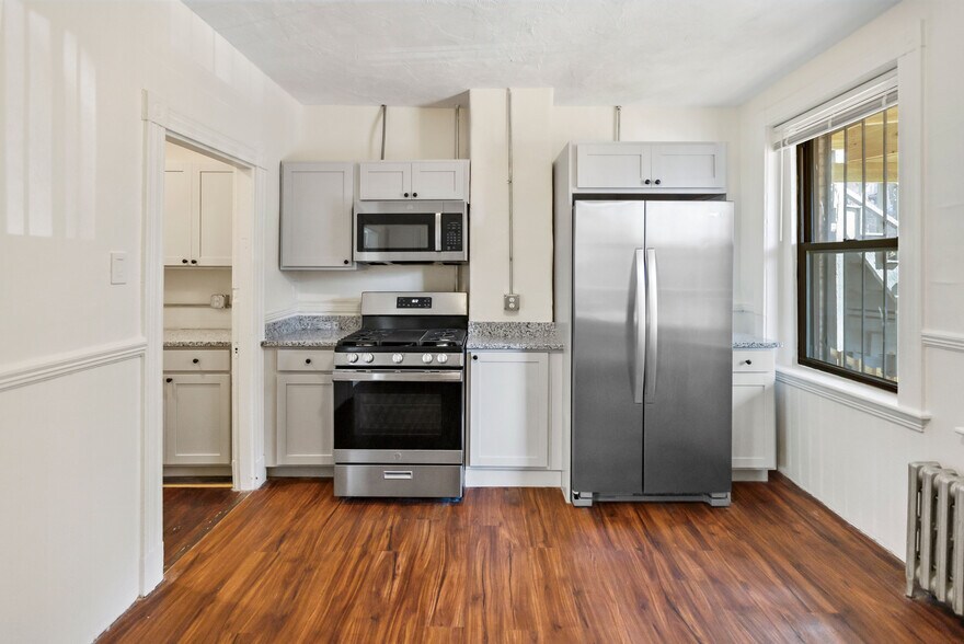 Building Photo - 862 Huntington Ave