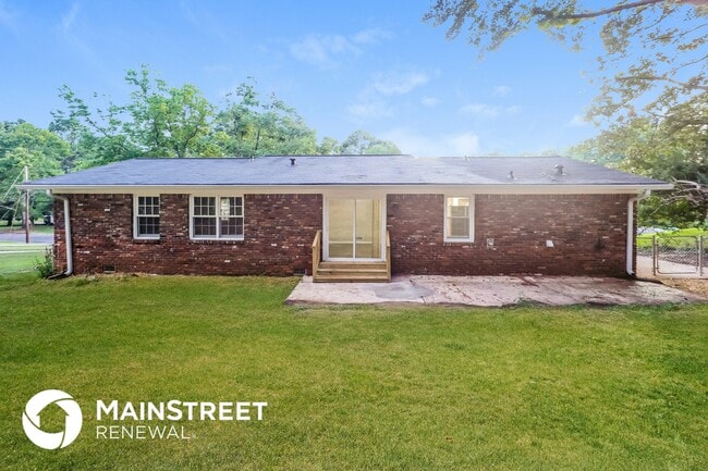 Building Photo - 5348 The Savoy