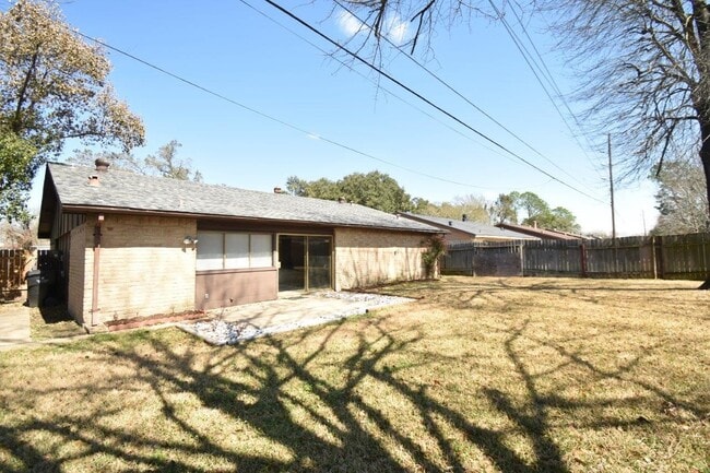 Building Photo - 16407 Cairnway Dr