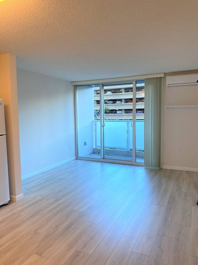 Building Photo - 801 South St