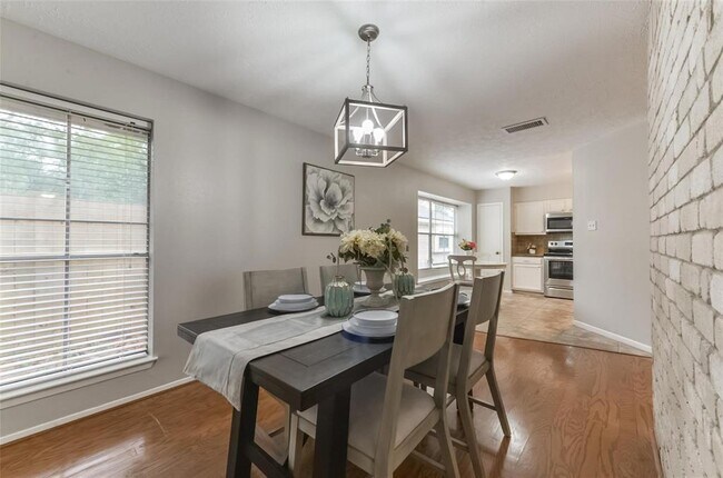 Building Photo - 5701 Village Arbour Dr