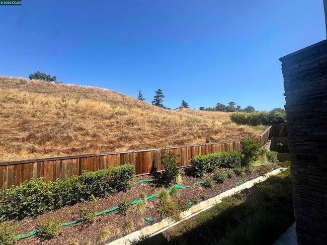 Building Photo - 725 Delve Ct