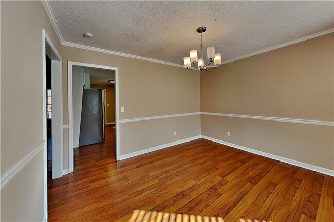 Building Photo - 1606 Shadowbrook Dr