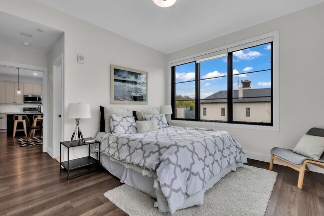 Building Photo - 185 Ashford Ave