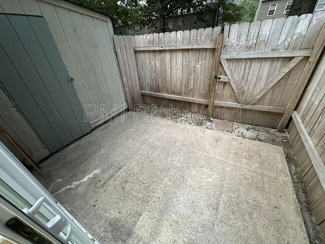 Building Photo - 1515 Stowmarket Ct