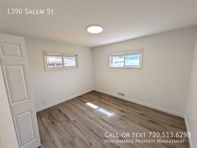 Building Photo - 1390 Salem St