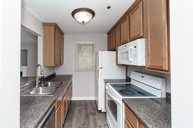 Building Photo - 1332 Cunat Ct