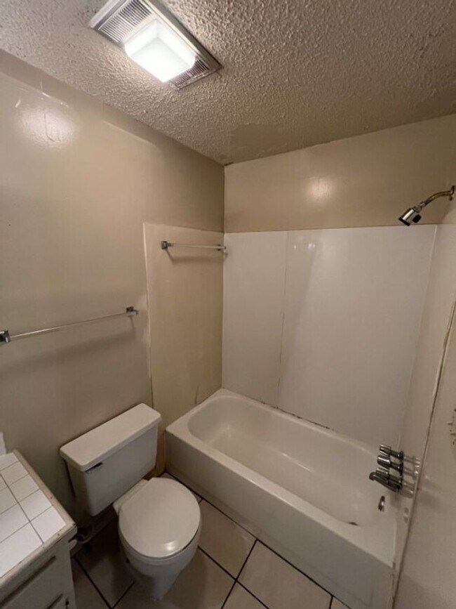 Building Photo - Weston St.