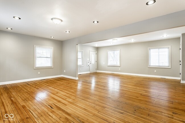 Building Photo - 1253 S East St