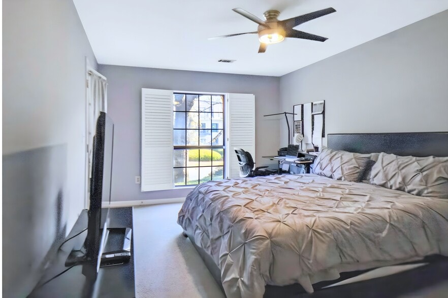 Building Photo - 3104 Pine Heights Dr NE