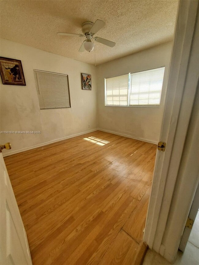 Building Photo - 6851 Farragut St