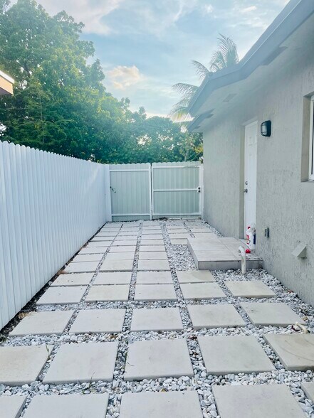 Building Photo - 5308 NW 29th Ave