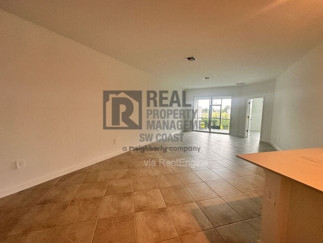 Building Photo - 20503 Hazelnut Ct S