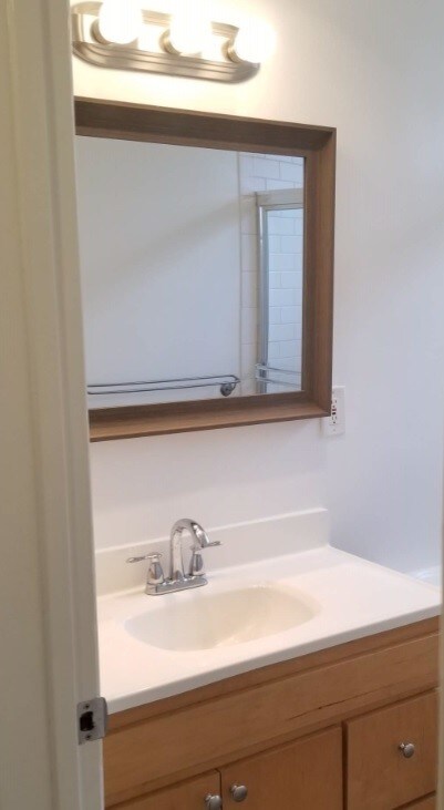 Building Photo - 5302 Comercio Ln