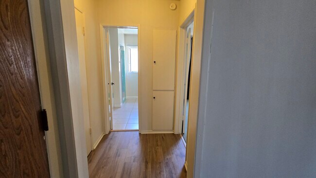 Building Photo - 526 S St Andrews Pl