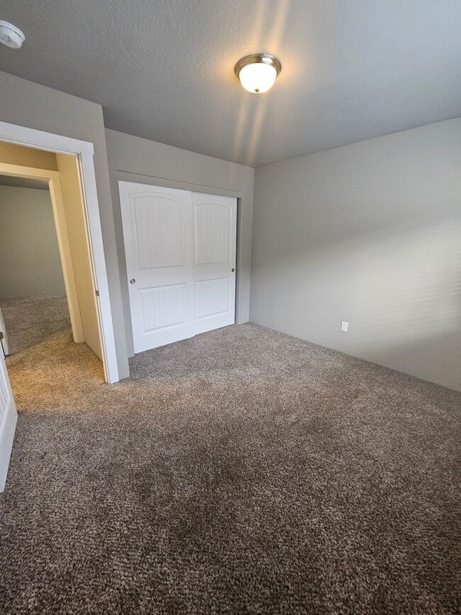 Building Photo - 1803012