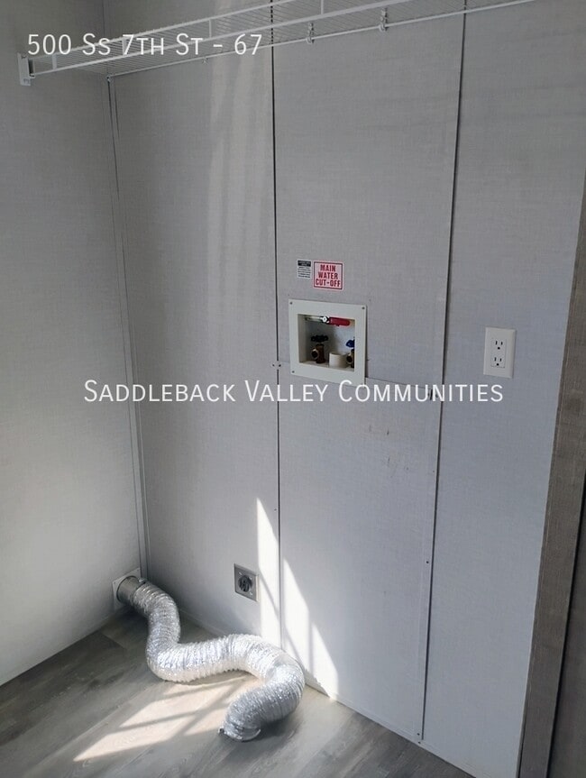 Building Photo - 500 S 7th St