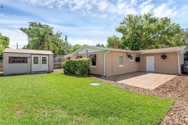 Building Photo - Newly Renovated 3 bedroom 2 bath Winter Pa...
