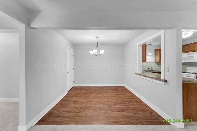 Building Photo - BEAUTIFUL 3 BEDROOM IN ALTO!